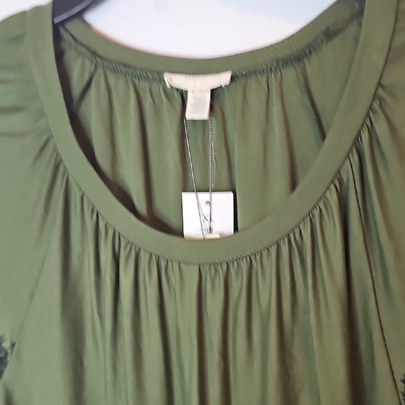 Cupio Olive Top with Black Embroidery - Picture 4 of 11